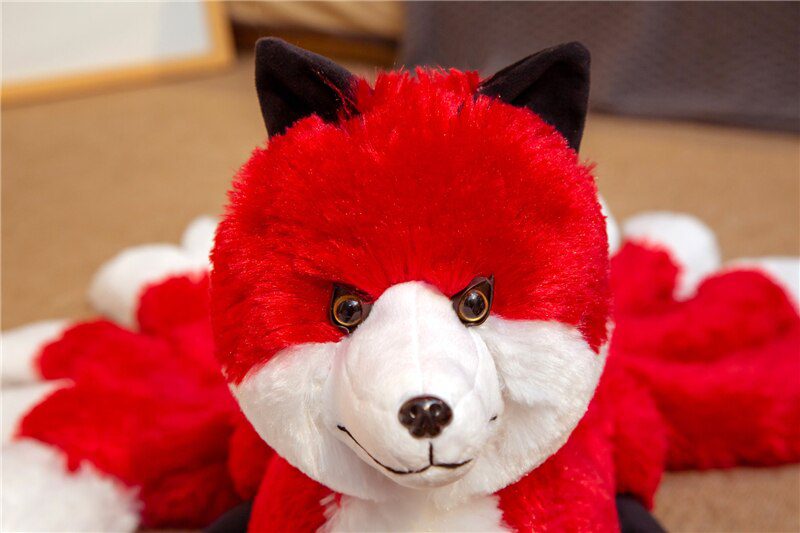 Brinquedo de pelúcia raposa vermelha